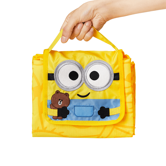 LINE FRIENDS FASHION MINIONS MINIONS X BROWN & FRIENDS PICNIC MAT (7182526873773)